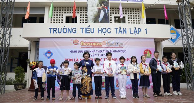 Giao lưu với TSGD Nguyễn Thụy Anh – “Em là người đọc thông minh”